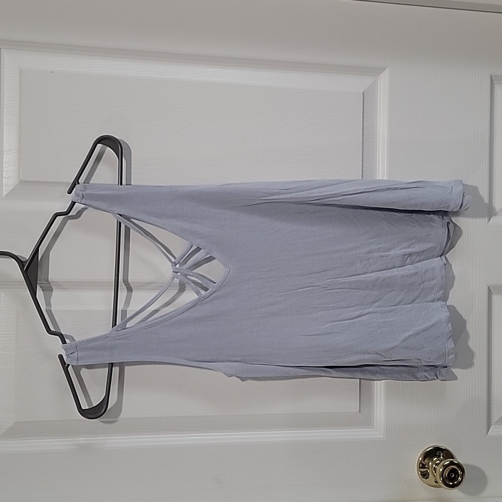 American Eagle S blue tank